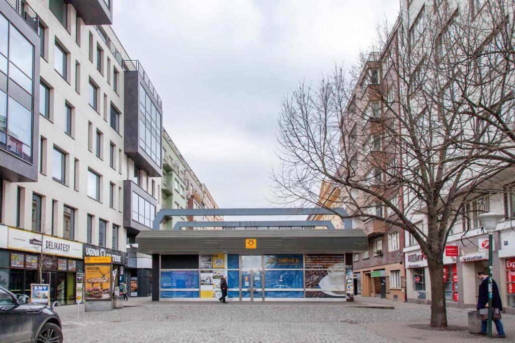 Apartment Karlin Praag Buitenkant foto